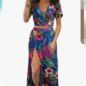 2 piece Tropical set. Make me an offer!